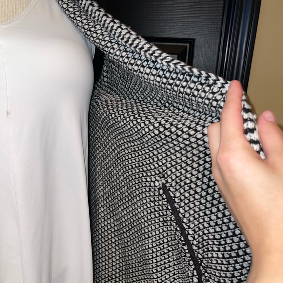 Colour works. Small cardigan. Long sleeve. - Picture 10 of 10